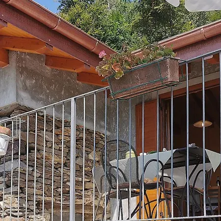 Hébergement de vacances Gabriele Con Terrazzo E Vista Per 4 Persone Aurano