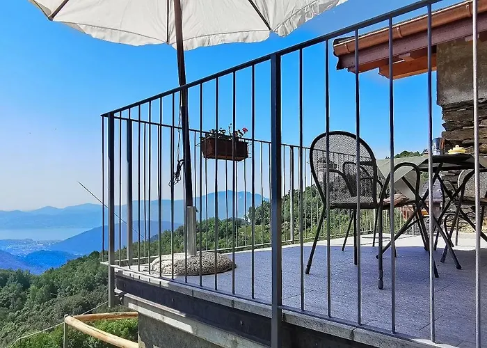 Hébergement de vacances Gabriele Con Terrazzo E Vista Per 4 Persone